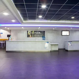 Отель Ibis Budget Paris Porte De Montmartre Сент-Уан